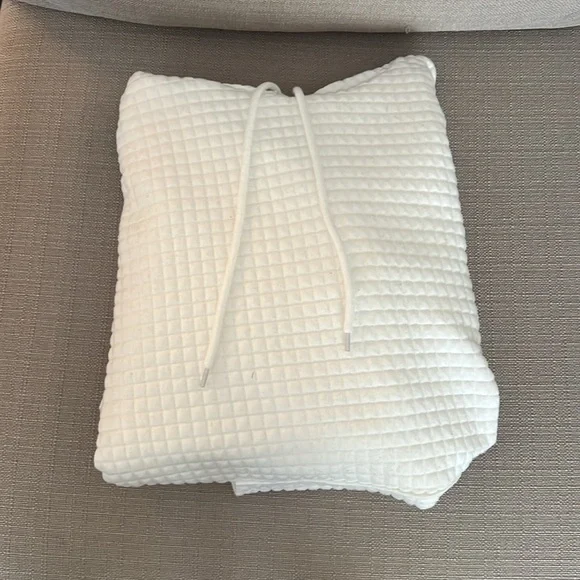 Shewin HOODED SWEATSHIRT with POCKET - Picture 4 of 8